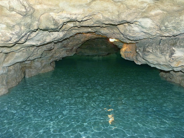 voda v jeskyni